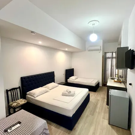 Ξενοδοχείο Flowers 2 3*